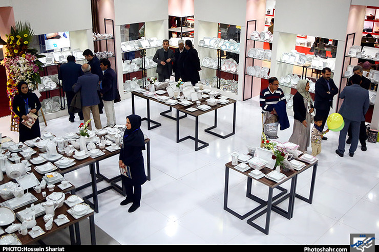 معاون بازرگانی و توسعه تجارت سازمان صنعت، معدن و تجارت خراسان رضوی گفت: امسال به جای برپایی نمایشگاه عرضه کالای بهاره در آستانه سال جدید، مراکز عرضه مستقیم کالای اساسی و تنظیم بازار با قیمتی پایین‌تر از عرف بازار در مشهد ایجاد می‌شود.
