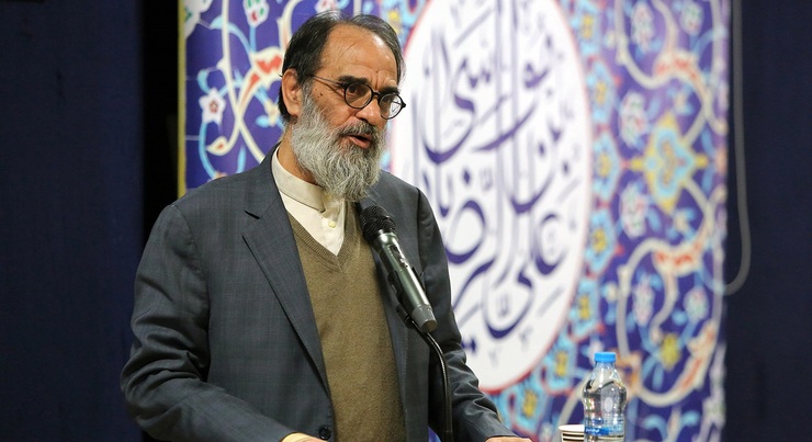 «سید محسن مصطفی‌زاده» هنرمند پیشکسوت مشهدی که اغلب او را به عنوان منتقدی چیره دست در عرصه تئاتر می‌شناختند ظهر امروز به دلیل عارضه قلبی درگذشت.