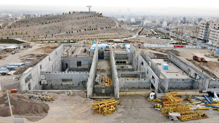 رئیس کمیسیون فرهنگی، اجتماعی، زیارت، گردشگری و رسانه شورای اسلامی شهر مشهد با اعلام اینکه تا دی ۱۴۰۰ مراحل ساخت پردیس تئاتر شهر مشهد ۴۱ درصد پیشرفت داشته، از واگذاری ساخت و ساز این پروژه به بخش خصوصی خبر داد.