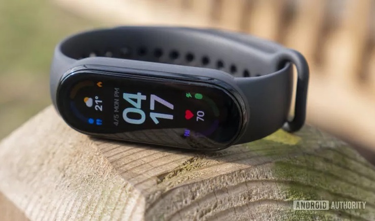 سری Mi Band شیائومی همچنان بهترین و مقرون‌به‌صرفه‌ترین گجت تناسب اندام بازار است و خبر از راه رسیدن آخرین مدل این سری، شیائومی می‌بند ۷، می‌تواند علاقه‌مندان را هیجان‌زده کند.