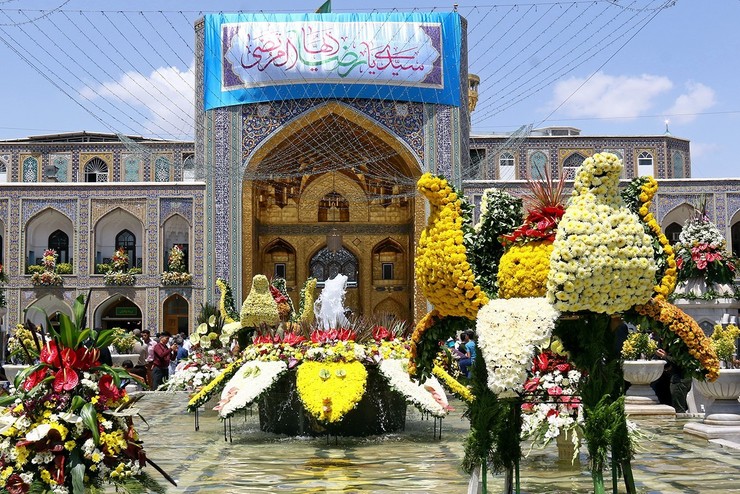 معاون تبلیغات اسلامی آستان قدس رضوی ضمن تبریک فرارسیدن ماه مبارک شعبان و اعیاد پیش رو به تشریح جزئیات ویژه برنامه‌های شب، روز و شام میلاد با سعادت امام حسین (ع)، حضرت ابالفضل العباس (ع) و حضرت امام سجاد (ع) با محوریت رواق امام خمینی (ره) حرم مطهر رضوی پرداخت.