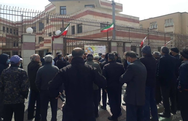 بازنشستگان و مستمری بگیران تامین اجتماعی امروز (یکشنبه ۱۴۰۰/۱۲/۱۵) بار دیگر به موضوع همسان‌سازی در شهر‌های مختلف اعتراض کردند.