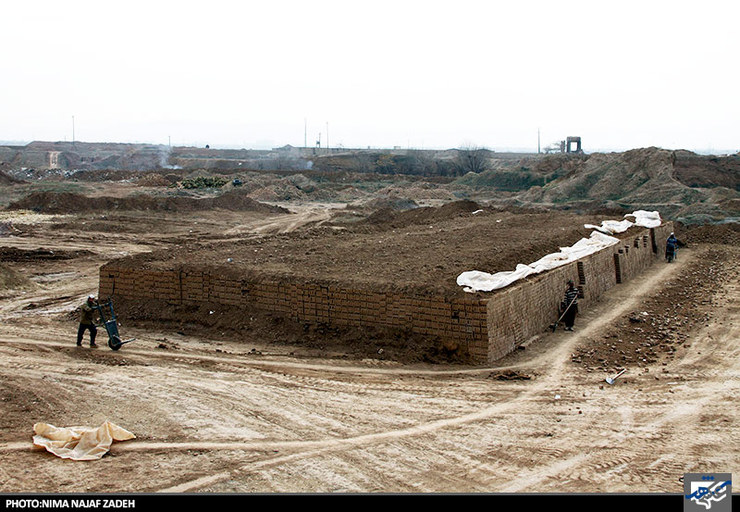 باتوجه به اینکه در روز‌های پایانی سال قرار داریم و حقوق کارگران باید مشخص شود، این سوال مطرح است که رقم حقوق کارگران چه قدر خواهد بود؟ آیا رقم سبد معیشتی کارگران مبنای حقوق قرار خواهد گرفت یا خیر؟