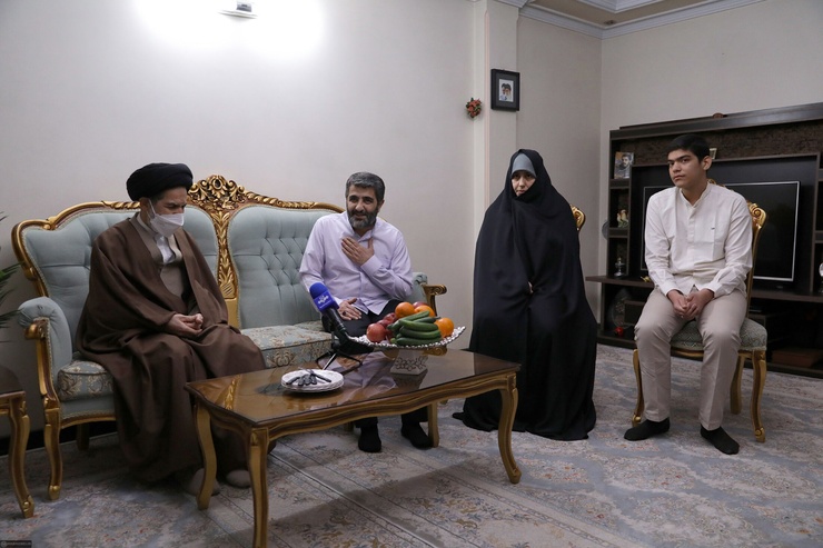 اعزام نمایندگان رهبر انقلاب برای تجلیل از جانبازان + عکس