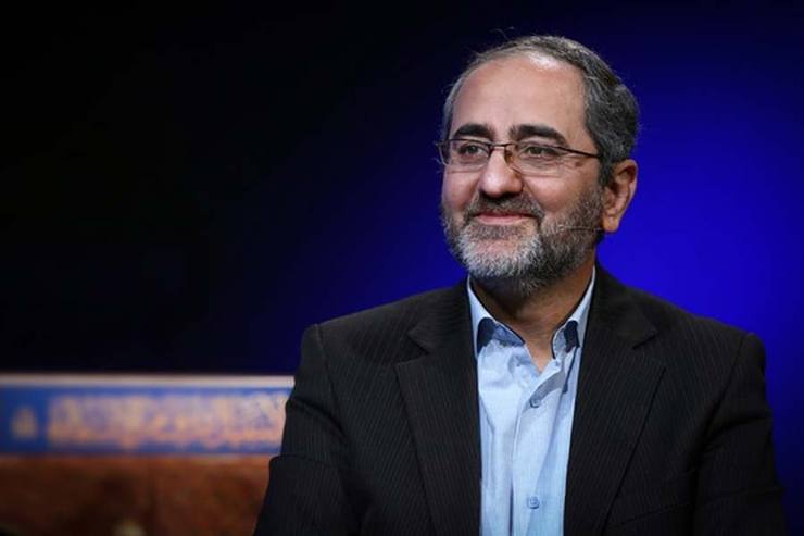 دکتر عادل پیغامی، دانشیار دانشگاه امام صادق (ع)، در جلسه‌ای که دفتر نمایندگی حفظ آثار و نشر حضرت آیت ا... خامنه‌ای با موضوع الزامات جامعه سازی و جامعه پردازی در مشهد برگزار کرده است، درباره ساخت هویت جمعی دین صحبت کرده است.