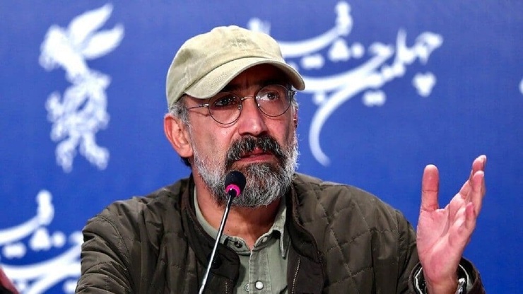حجازی فر در پاسخ به این سوال که با توجه به تجربه در حوزه های بازیگری، کارگردانی و نویسندگی به کدام یک علاقه مندتر است و در نهایت کدام را برای ادامه مسیر انتخاب می‌کند، افزود: من قطعا کارگردانی را انتخاب می‌کنم؛ از بازیگری بدم می آید ولی پولش برایم اهمیت زیادی دارد.
