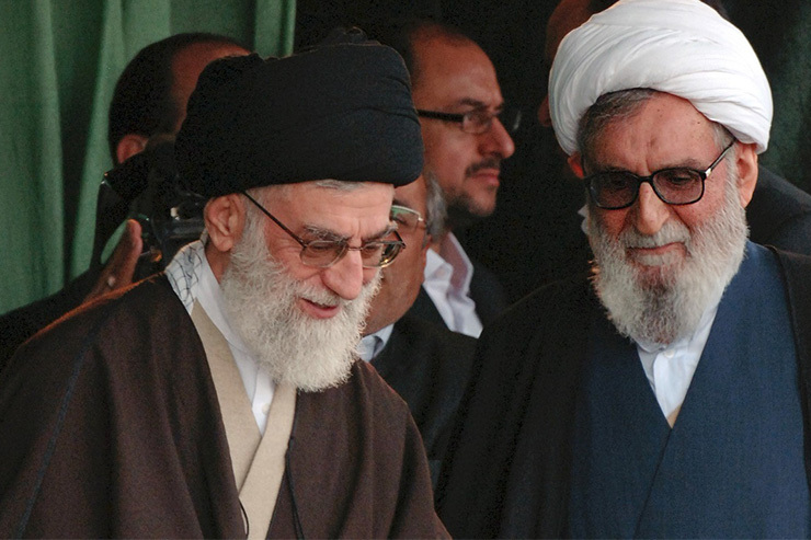 مرحوم طبسی از افرادی بودند که از دیرباز مبارزه علیه رژیم منفور پهلوی را شروع کرده بودند. چندین بار در زندان‌های این رژیم مورد شکنجه قرار گرفتند و با صلابت خاصی در جهت استقرار نظام مقدس اسلامی و ارزش‌های اسلامی مبارزه می‌کردند.