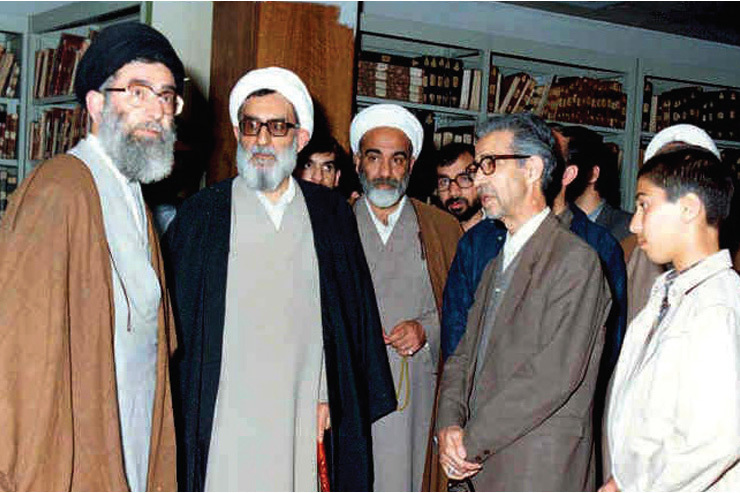 در زمان تصدی رمضانعلی شاکری بر کتابخانه آستان قدس دستور ساخت ساختمان جدید کتابخانه از سوی تولیت وقت داده شد. به همین سبب، بر آن شدیم تا گفت‌وگویی درباره شاخصه‌های مدیریتی و حمایت‌های آیت‌ا... واعظ طبسی از ایشان در مسیر سال‌ها خدمتش به آستان قدس رضوی داشته باشیم.