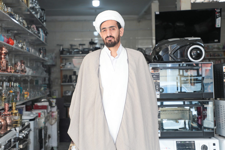گروه نیکوکاری امام رضا (ع) در کنار کمک‌رسانی به نیازمندان، دغدغه خودکفایی آنان را دارد.