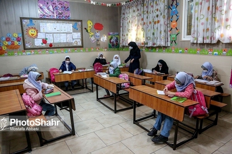 ثبت‌نام نهمین آزمون استخدامی متمرکز دستگاه‌های اجرایی کشور سال ۱۴۰۰ که از روز چهارشنبه، ۲۷ بهمن ماه آغاز شده بود، طبق اعلام سازمان سنجش، تا روز جمعه، ششم اسفندماه تمدید شد. قرار است از این طریق ۳۴ هزار و ۸۰۰ نفر در وزارت آموزش و پرورش استخدام شوند.
