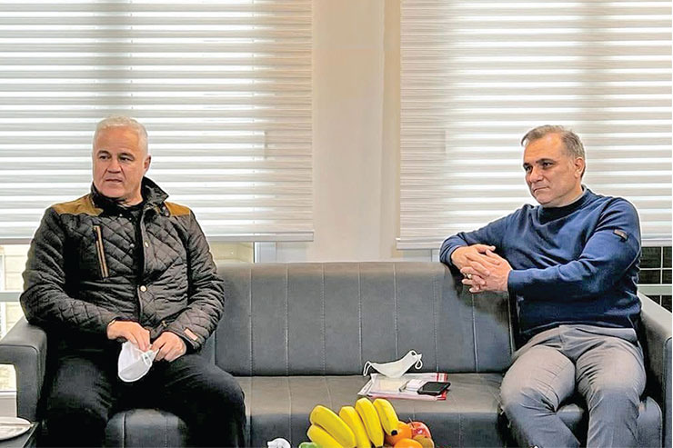 فرشاد پیوس، بازیکن اسبق پرسپولیس و تیم ملی گفت: خوش‌حالم یک نفر از جنس فوتبال آمده است.