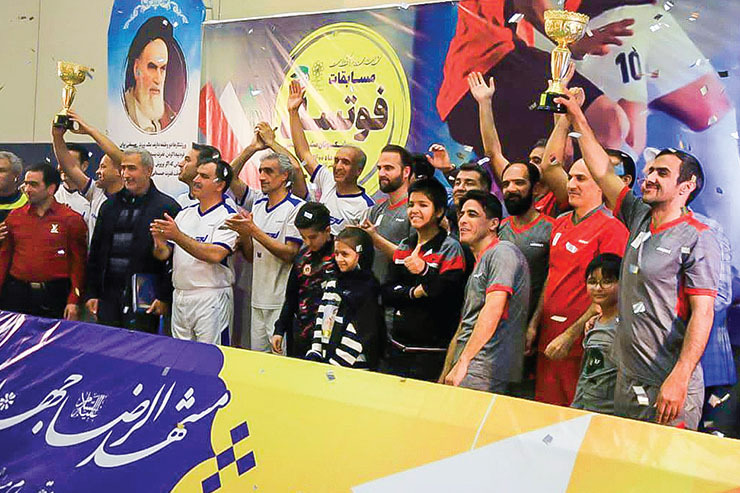 پایان رقابت‌های فوتسال پیشکسوتان مشهد در شبی که کسی حس بازنده‌شدن نداشت.