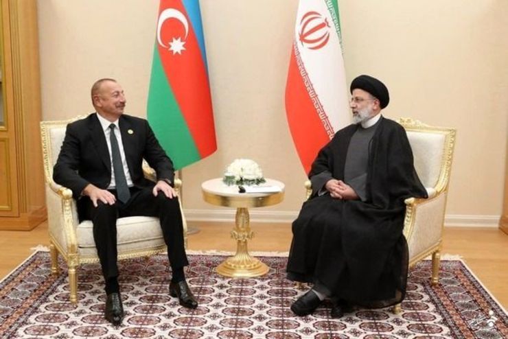 الهام علی اف، رییس جمهور آذربایجان در پیامی خطاب به آیت‌الله سیدابراهیم رئیسی، رییس جمهوری اسلامی ایران، سی‌امین سالگرد برقراری روابط دیپلماتیک دو کشور را تبریک گفت.