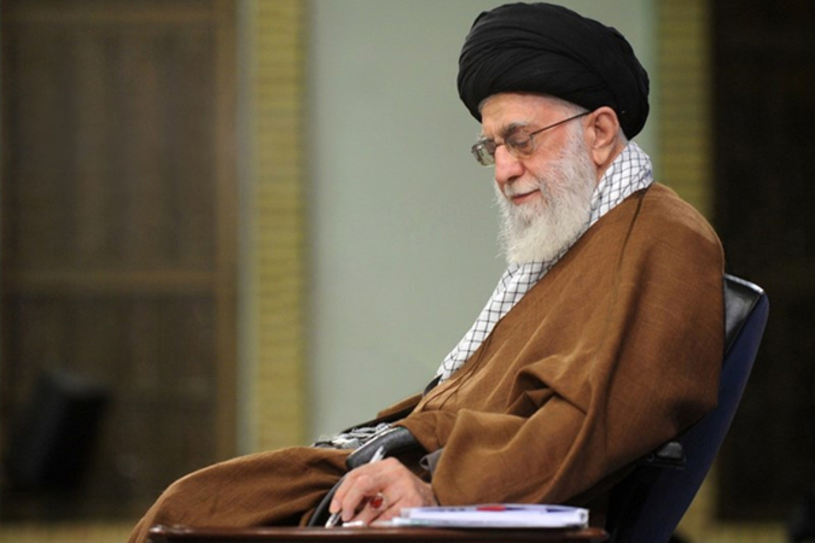 حضرت آیت‌الله خامنه‌ای در پیامی به نشست اتحادیه انجمن‌های اسلامی دانشجویان در اروپا اظهار کردند: شناخت جبهه‌بند‌ی ها و صف‌آرایی‌ها و انتخاب موضوع درست، مسئولیت کوتاه مدت و آمادگی برای نقش آفرینی در تحولات به سود جبهه حق است.
