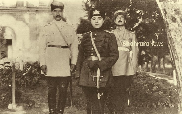بازخوانی روزگار «جان‌محمدخان امیرعلایی» که رضاخان میرپنج را در کودتای اسفند ۱۲۹۹ یاری کرد، اما بعد‌ها به‌وسیله او برکنار شد.