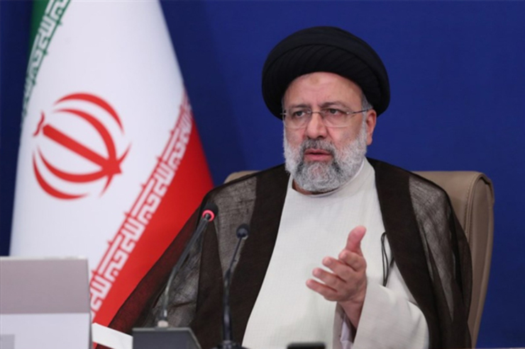 رئیس‌جمهور با اشاره به پرتاب موفق ماهواره نور، اقدام دانشمندان کشورمان در دستیابی به فناوری پیشرفته حضور در فضا را بسیار ارزشمند و افتخارآفرین دانست و تاکید کرد: دستیابی به این فناوری از جمله جلوه‌های اقتدار ملی است.