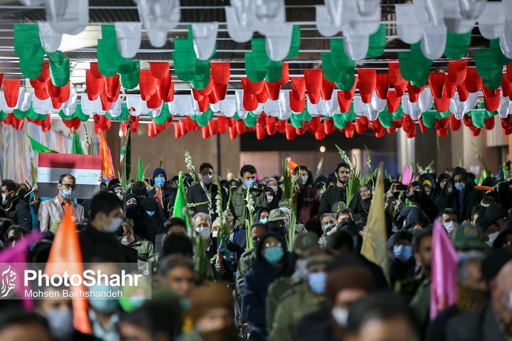 اجتماع منتظران ظهور همزمان با سالروز میلاد حضرت مهدی (عج) با حضور جمعی از منتظران و دلدادگان آن حضرت روز جمعه در عرصه میدان شهدای مشهد برگزار شد.