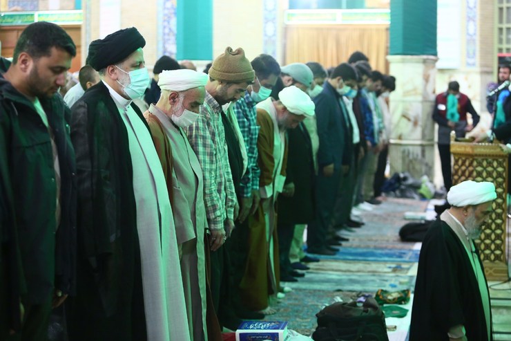 سید ابراهیم رئیسی رئیس‌جمهور روز گذشته به‌مناسبت ولادت امام زمان(عج) طی سفری زیارتی به قم حرم حضرت معصومه(س) و مسجد جمکران سفر کرد و در جشن نیمه شعبان حضور یافت.