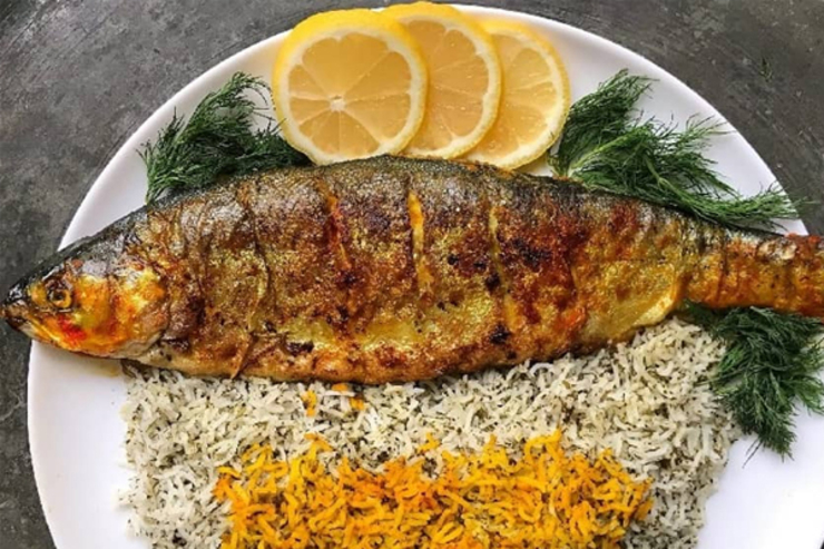 سبزی پلو با ماهی معمولا یک غذای محبوب و مرسوم شب عید برای ایرانیان است. اما برای این غذای محبوب دقیقا چقدر باید هزینه کرد؟