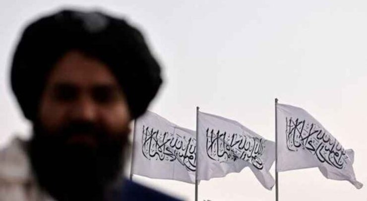 جنبش طالبان رسما اعلام کرد که پرچم سه‌رنگ افغانستان تغییر می‌کند.