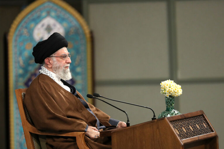 حضرت آیت‌الله خامنه‌ای در پیام نوروزی ۱۴۰۱ بر حرکت کشور برای رفع مشکلات معیشتی و اقتصادی تاکید کردند.
