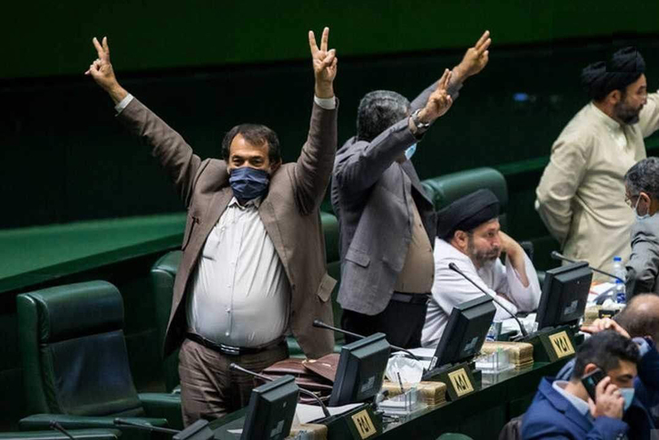 نماینده مردم ملایر در مجلس شورای اسلامی تأکید کرد: از آنجا که محتوای طرح صیانت نسبت به آنچه که مجلس به آن رأی داده است تغییر کرده، لذا مجددا این طرح باید از کمیسیون مشترک به صحن مجلس بازگردد.