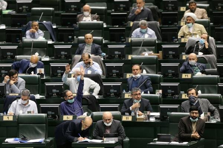 نمایندگان مجلس در بررسی های بودجه ای امروز مجلس ابقای معافیت مالیاتی فعالیت‌های هنری را ابقا کردند.