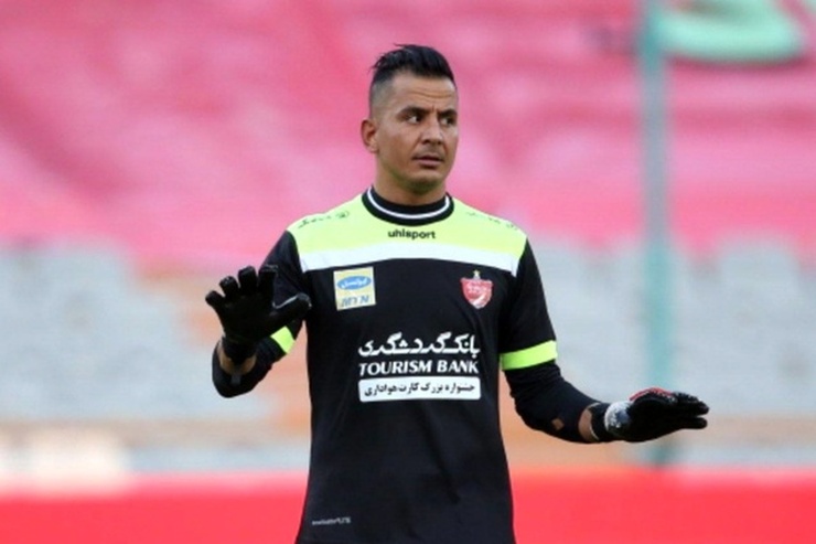 نمایش ضعیف حامد لک مقابل گل گهر سبب شده برد پرسپولیس با تساوی عوض شود و این تیم ۵ امتیاز از رقیبش استقلال عقب بیفتد.