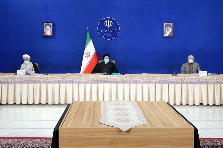 شورای‌ عالی هماهنگی اقتصادی سران قوا با هدف جلوگیری از افزایش قیمت مواد غذایی و تحمیل هزینه بیشتر به سبد خانوارهای کم‌درآمد و دهک‌های پایین جامعه، اجرای قانون مالیات بر ارزش افزوده برای اقلام خوراکی را منتفی کرد.