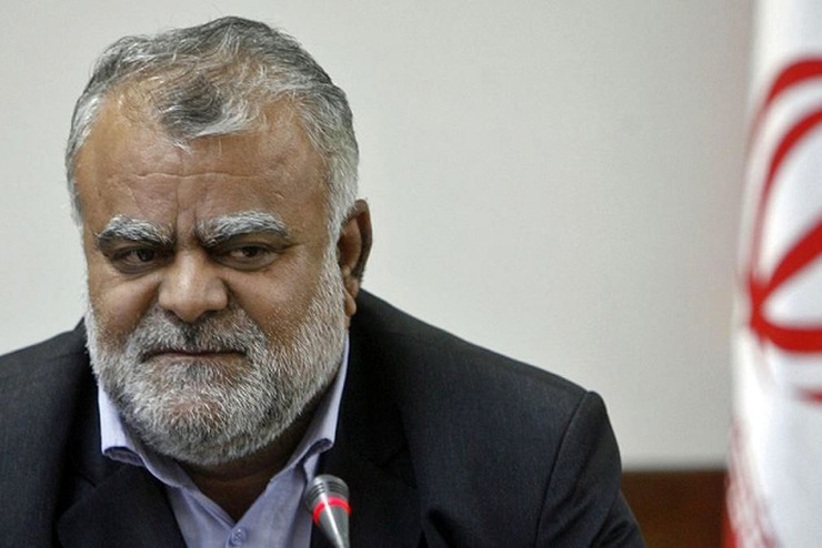  رستم قاسمی در سال ۱۳۴۳ در شهرستان لامرد استان فارس به دنیا آمد و تجربه‌های مدیریتی مختلفی در سپاه پاسداران انقلاب اسلامی و دولت محمود احمدی نژاد در کارنامه دارد.