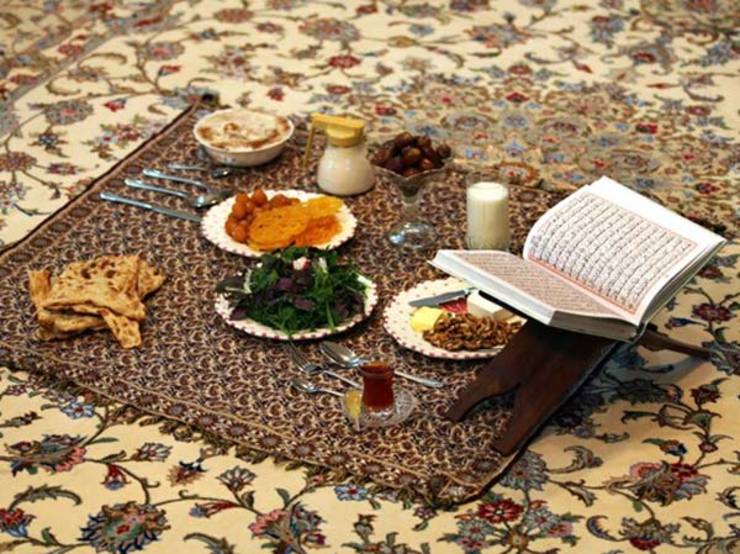 یکی از واجبات دین مبین اسلام، روزه ماه مبارک رمضان است. با وجود اهمیت روزه، مسافر از انجام این فریضه الهی معاف است و باید قضای آن را بعد از بازگشت از سفر به جا آورد. البته روزه در سفر دارای احکام خاصی است.