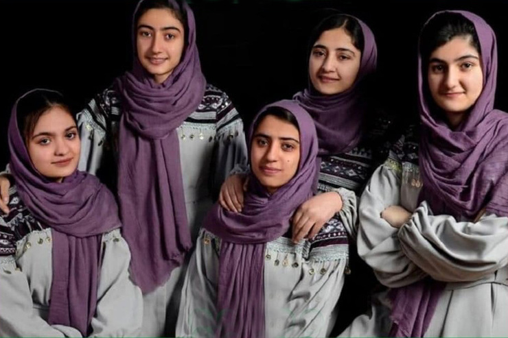 مجله معتبر فوربز تیم رباتیک دختران افغانستان را در فهرست ۳۰ دانشمند، مخترع و سرمایه‌گذار زیر سن ۳۰ سال در سطح آسیا قرار داده است.