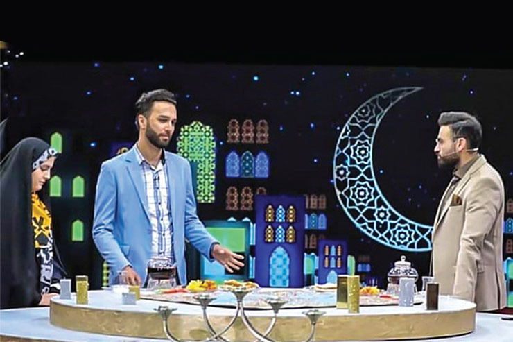 مریم عباسی از پدری افغانستانی و مادری ایرانی در ایران به دنیا آمد، او دو شب پیش میهمان برنامه «شهر زیبا» بود که در ماه مبارک رمضان از شبکه ۵ سیما پخش می‌شود و از مشکلاتی گفت که به دلیل نداشتن شناسنامه با آن‌ها روبه‌رو شده است.