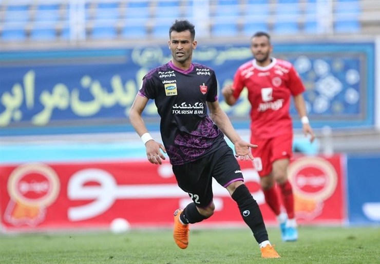 عیسی آل‌کثیر با مجموع ۱۴ بازی با پیراهن پرسپولیس ۷ بار موفق به گلزنی شده است.