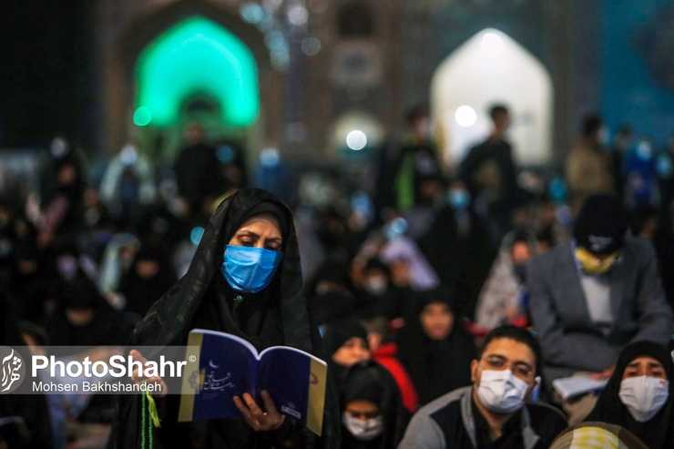 دعای روز بیست و دوم ماه مبارک رمضان : اَللّهمَّ افتَح لی فیه ابوابَ فَضلکَ وَ اَنزل عَلَیّ فیه بَرَکاتکَ وَوَفّقنی فیه لموجبات مَرضاتک واسکنّی فیه بحبوحات جَنّاتکَ یا مجیبَ دَعوَه المضطَرّینَ.