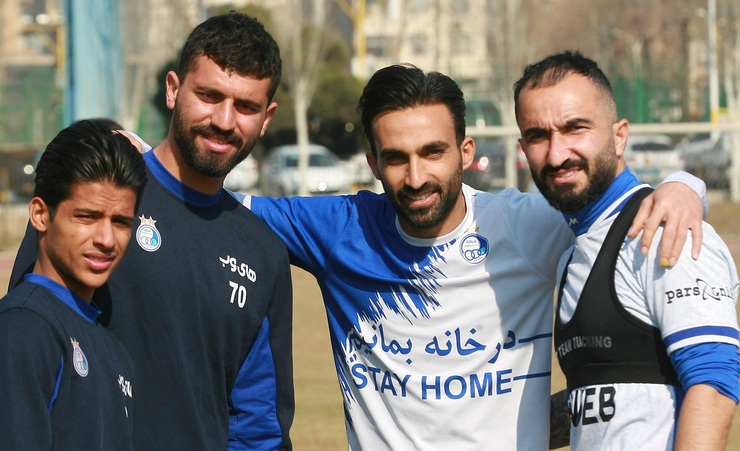 محمد دانشگر بعد از حدود ۲ ماه دوری از تمرینات استقلال، از سوی مجیدی به تمرین فراخوانده شده است. با بازگشت این بازیکن به احتمال زیاد ترکیب استقلال با تغییراتی مواجه خواهد شد.