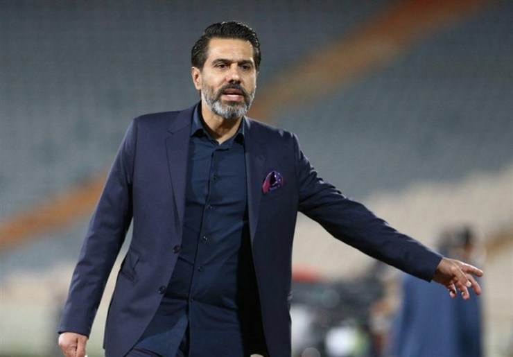 مدیر تیم فوتبال پرسپولیس در برنامه فوتبال برتر پاسخ‌های تندی به فتاحی و نویدکیا، مسئول و سرمربی سپاهان داد.