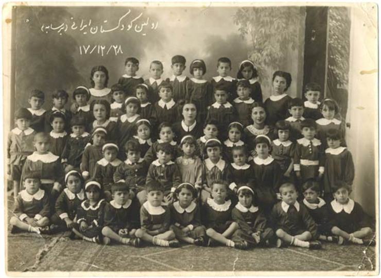 «جبار عسگرزاده» که یکی از ارامنه تبریز است، پس از بازدید از کودکستان ارامنه در ارمنستان، به تشویق «ابوالقاسم فیوضات» که در آن دوره بر صندلیِ مدیرکلی فرهنگ آذربایجان تکیه زده بوده است، اولین کودکستان ایران را زیر نظر وزارت معارف در ۲۳ اردیبهشت ۱۳۰۳ خورشیدی راه‌اندازی می‌کند.