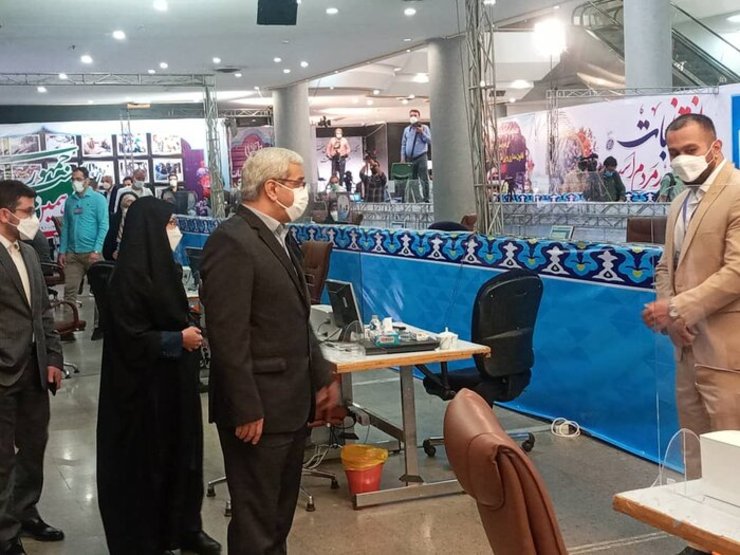  رئیس ستاد انتخابات کشور با بیان اینکه یکی از داوطلبان، روز گذشته پروتکل‌های بهداشتی را رعایت نکرد، گفت: داوطلبی که اصرار می‌کند جمعیت قابل توجهی را بیاورد، باید مسئولیتش را بپذیرد.