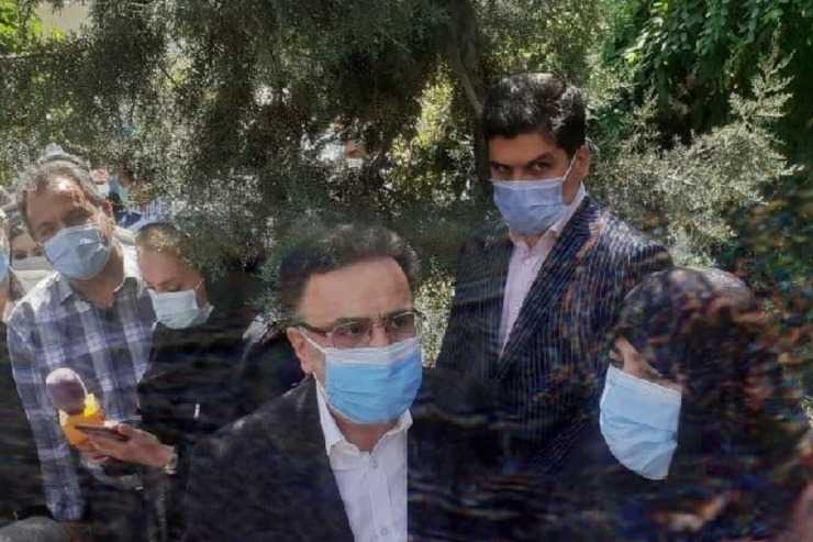سید مصطفی تاجزاده از چهره‌های مشهور اصلاح طلبان برای ثبت نام در انتخابات ریاست جمهوری ۱۴۰۰ دقایقی قبل وارد وزارت کشور شد.
