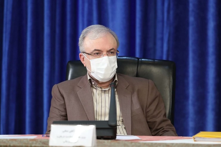 سفر دکتر نمکی به خراسان رضوی در شرایطی صورت گرفته که این استان ظرف دو روز اخیر بر اساس آخرین رنگ‌بندی نرم‌افزار ماسک از وضعیت قرمز شیوع ویروس کرونا خارج شده است.