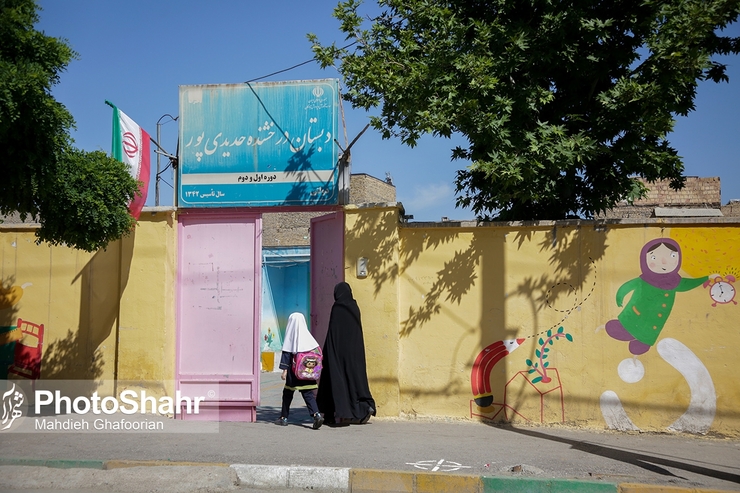رئیس ستاد ثبت نام دانش آموزان: فرآیند ثبت نام از اول خرداد شروع می‌شود و تا پایان مرداد ادامه دارد، ثبت نام دانش آموزان به جز پایه اول به صورت الکترونیکی از طریق سامانه سیدا و درگاه پادا است.