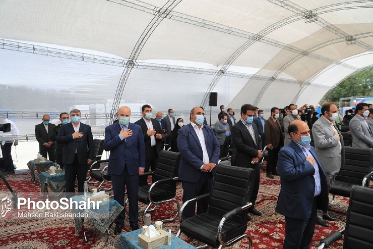 طی مراسمی با حضور محمد باقر قالیباف رییس مجلس شورای اسلامی، استاندار خراسان رضوی، شهردار مشهد، فرمانده قرارگاه خاتم الانبیاء، فرمانده سپاه امام رضا(ع)، رئيس و جمعی از اعضای شورای شهر و مدیران شهری و استانی عملیات حفاری خط ۴ مترو از دو جبهه واقع در مهر مادر و حر واقع در شهرک شهید رجایی هم‌زمان با حفاری خط ۳ مترو از مسیر غرب و همچنین عملیات بهسازی امتداد ۷۵ متری رضویه آغاز و از طرح‌های نوآورانه و سامانه جامع شهروندسپاری رونمایی شد.