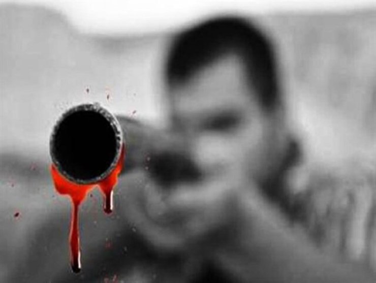 پسری که به علت اختلافات خانوادگی پدر خود را با شلیک ۳ گلوله از اسلحه شکاری، به قتل رسانده بود در کمتر از ۲۴ ساعت توسط ماموران انتظامی شهرستان رشت دستگیر شد.