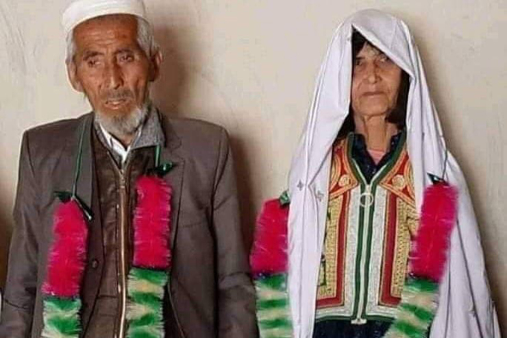 پدر و مادری نیکوکار که در روستای «سراب تبقوس» ولسوالی جاغوری افغانستان زندگی می‌کنند، هزینه سفر حج خود را وقف ساخت سد کردند.