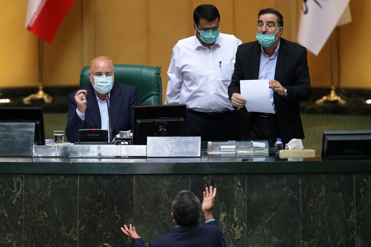 بیش از ۱۰۰ نفر از نمایندگان مجلس شورای اسلامی در نامه‌ای به محمد باقر قالیباف، خواستار پاسخگویی وی درباره تغییر در تنظیم جداول بودجه ۱۴۰۰ شدند.