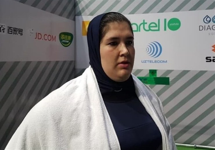 فاطمه یوسفی ملی‌پوش فوق سنگین وزنه برداری بانوان کشورمان در مسابقات قهرمانی بزرگسالان ۲۰۲۱ آسیا به میزبانی تاشکند ازبکستان در حرکت سوم دوضرب خود وزنه ۱۲۱ کیلوگرم را بالای سر برد.
