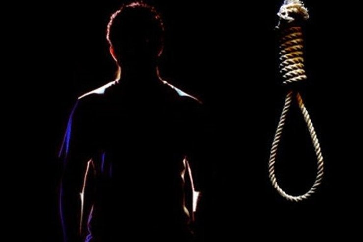جوان ۳۱ ساله معروف به «کرکس موتورسوار» که با تشکیل یک باند ۶ نفره در مشهد به کودکان و نوجوانان تعرض می‌کرد در حالی با حکم قاطع دستگاه قضایی خراسان رضوی به اعدام محکوم شد که هنوز رسیدگی به بخش‌های دیگری از جرایم اعضای این باند مخوف همچنان ادامه دارد.