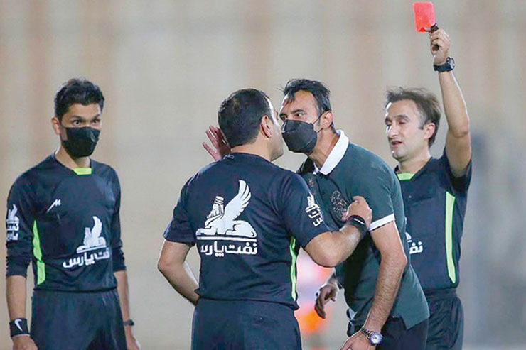 بازگشت هوادار به کورس بالانشینان با نقش‌آفرینی سرمربی و بازیکن مشهدی این تیم ممکن شد.