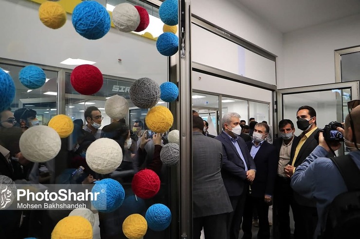 معاون علمی و فناوری ریاست‌جمهوری در حاشیه بازدید از کارخانه نوآوری مشهد گفت: زیرساخت‌های ایجاد شرکت‌های دانش‌بنیان را در شهرستان‌ها فراهم می‌کنیم، اما بهترین راه توسعه شرکت‌های دانش‌بنیان، سرمایه‌گذاری بخش خصوصی است.